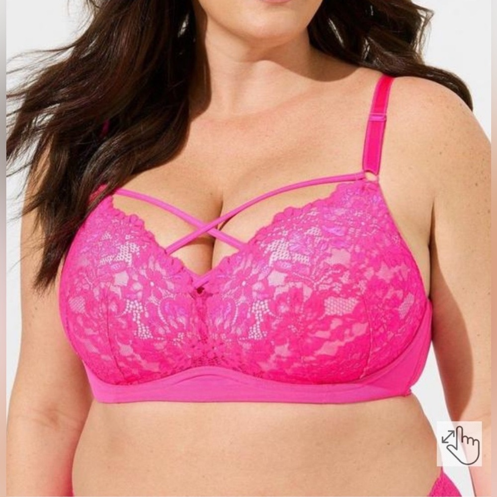 Torrid XO Plunge Push Up Padded Bra |  48B | Fuchsia